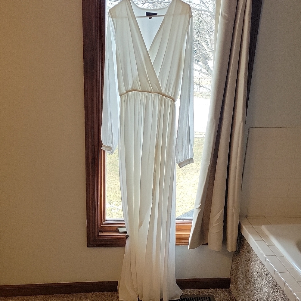 Lulu's Classic White Dress